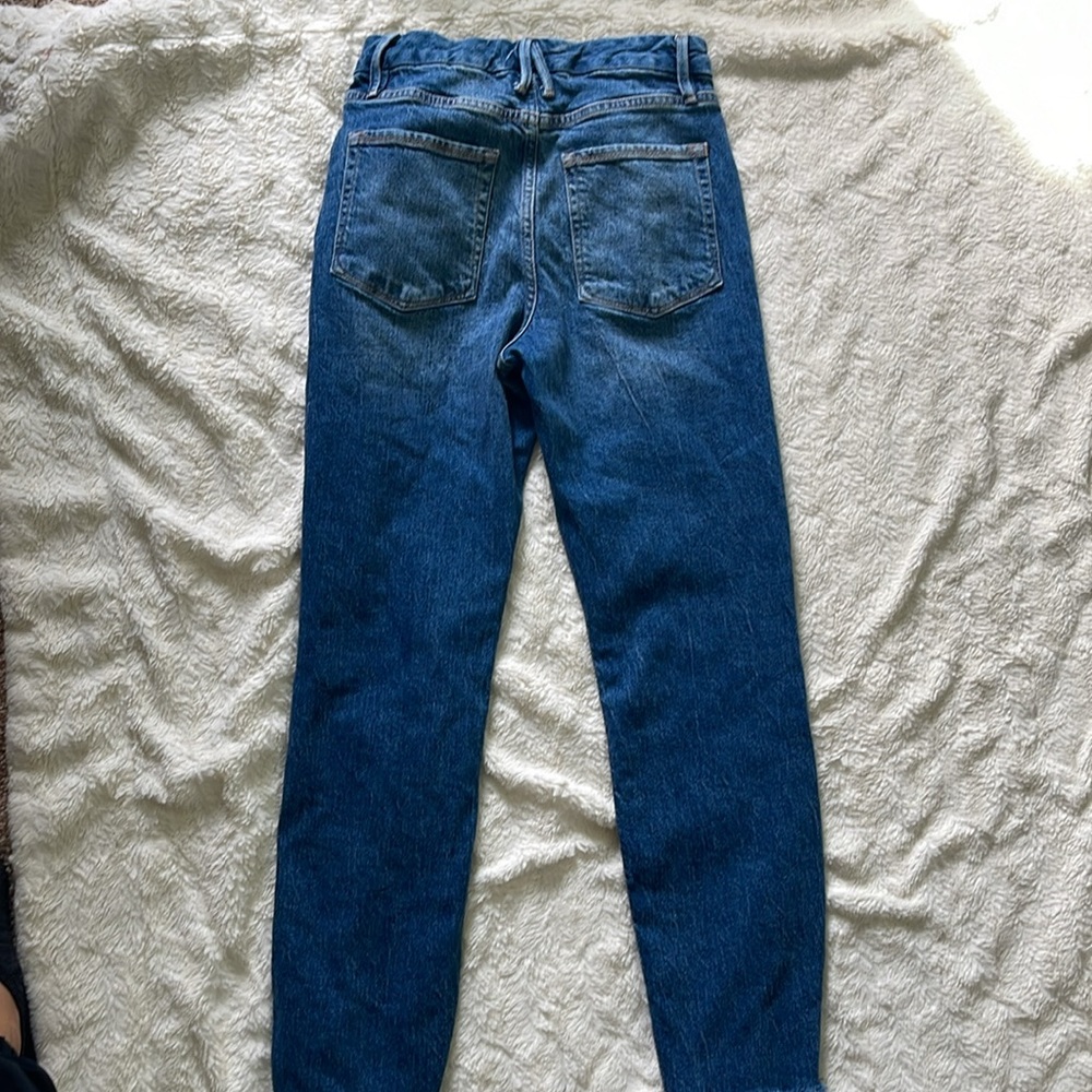 Good American Good Crop Raw hem slim blue. - Picture 6 of 7